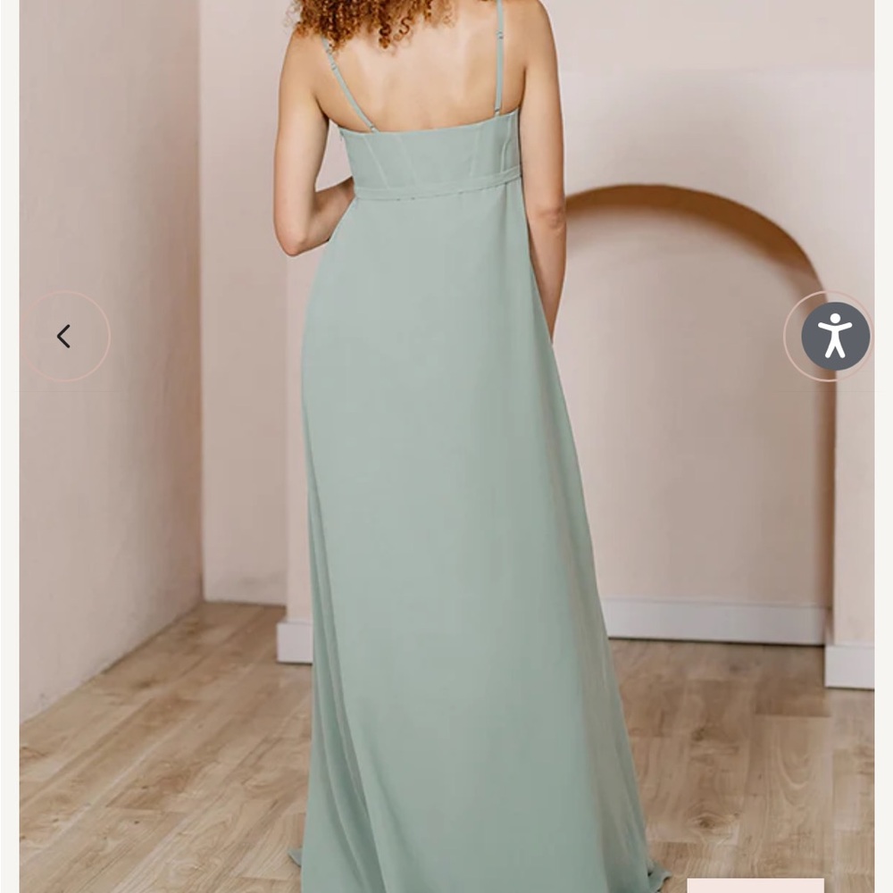 Elegant Pink Maternity Gown - Picture 2 of 5